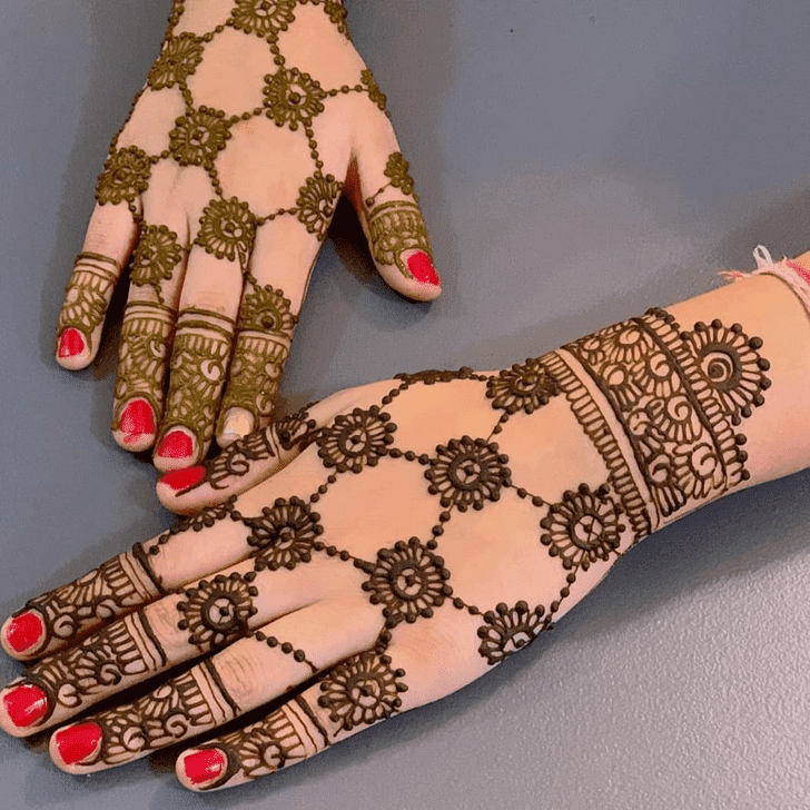 Resplendent Karva Chauth Henna Design