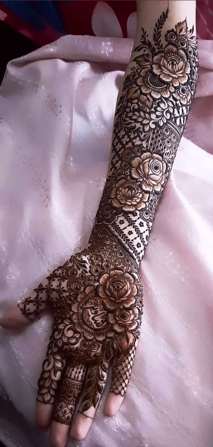 Comely Karwachauth Special Henna Design