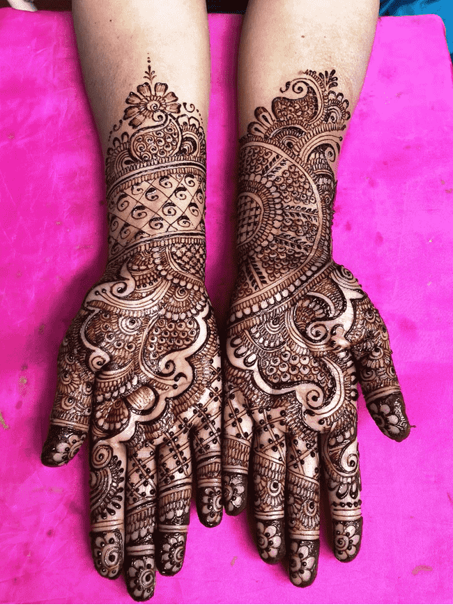 Comely Kasauli Henna Design