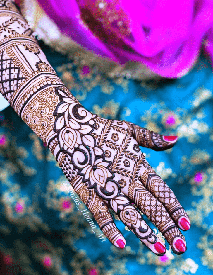Elegant Kashmiri Henna Design