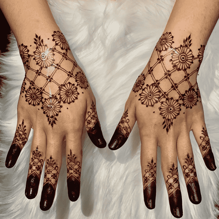 Shapely Kasol Henna Design