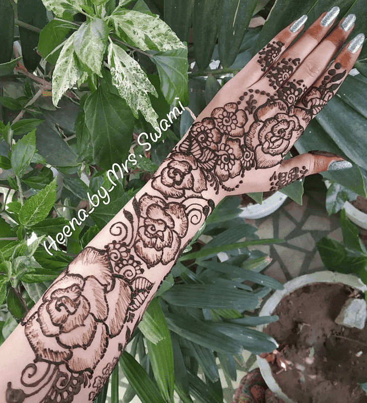 Shapely Kathmandu Henna Design