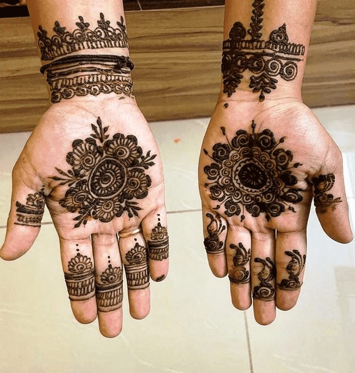 Classy Khafif Henna Design