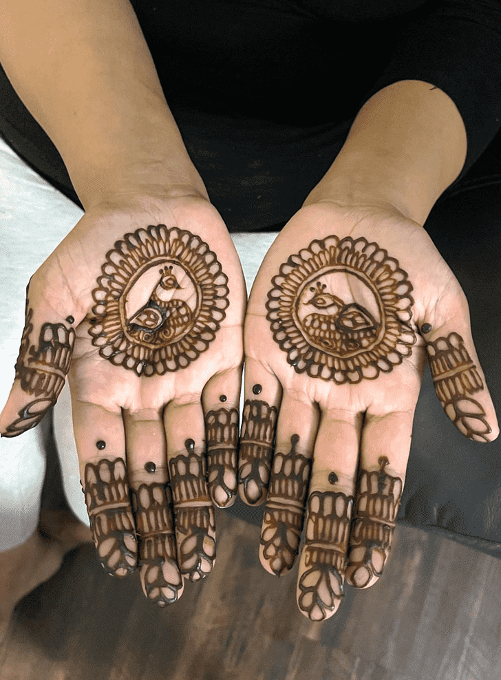 Delicate Khafif Henna Design