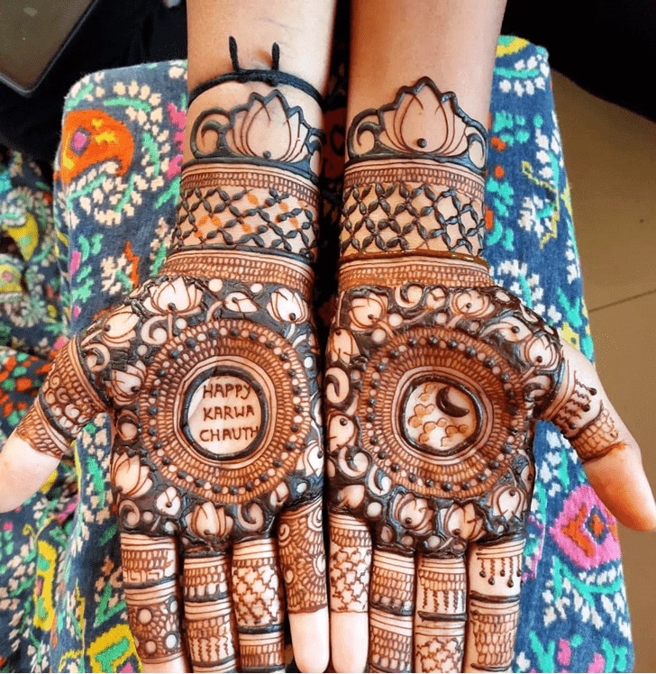 Enthralling Khafif Henna Design