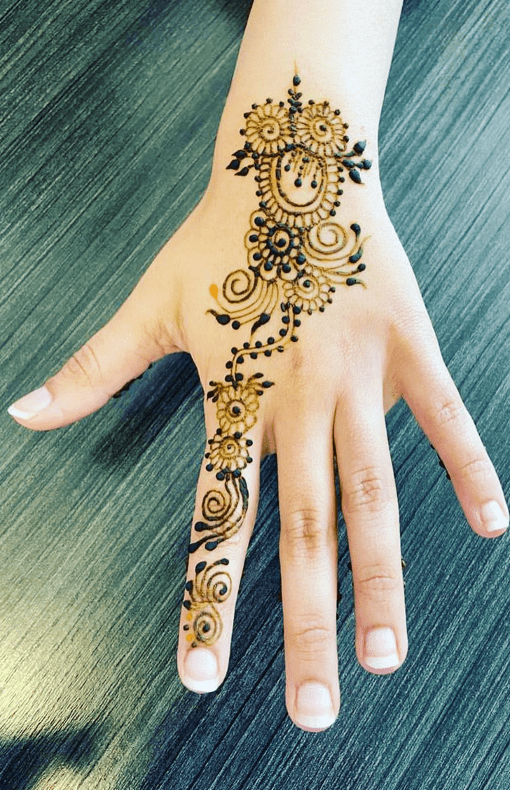 Refined Khafif Henna Design