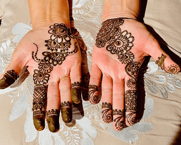 Wonderful khafif Mehndi Design