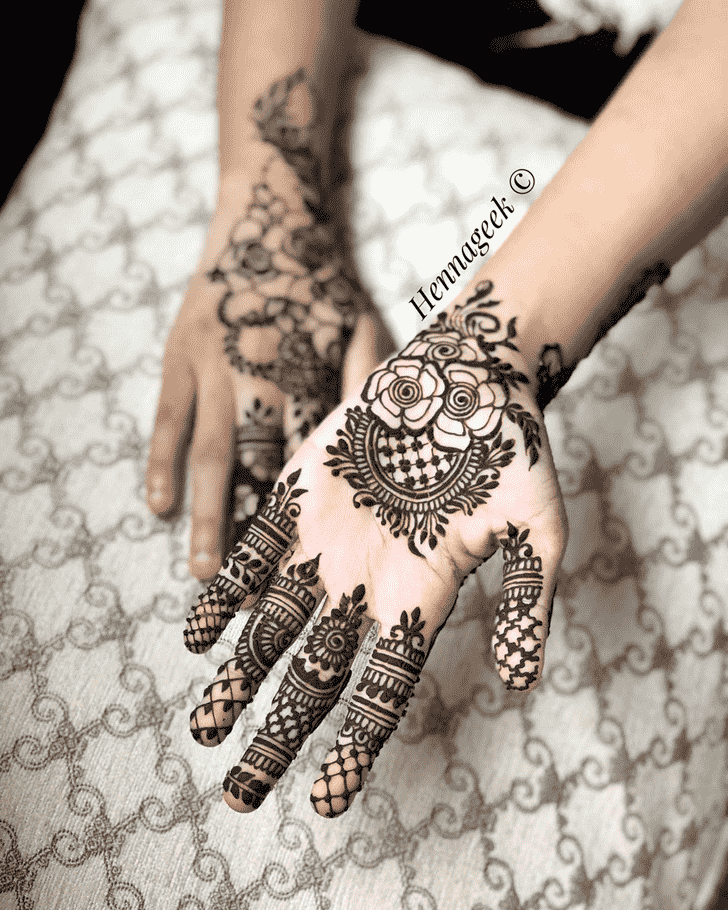 Mesmeric Khost Henna Design