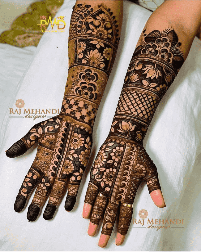 Classy Khulna Henna Design