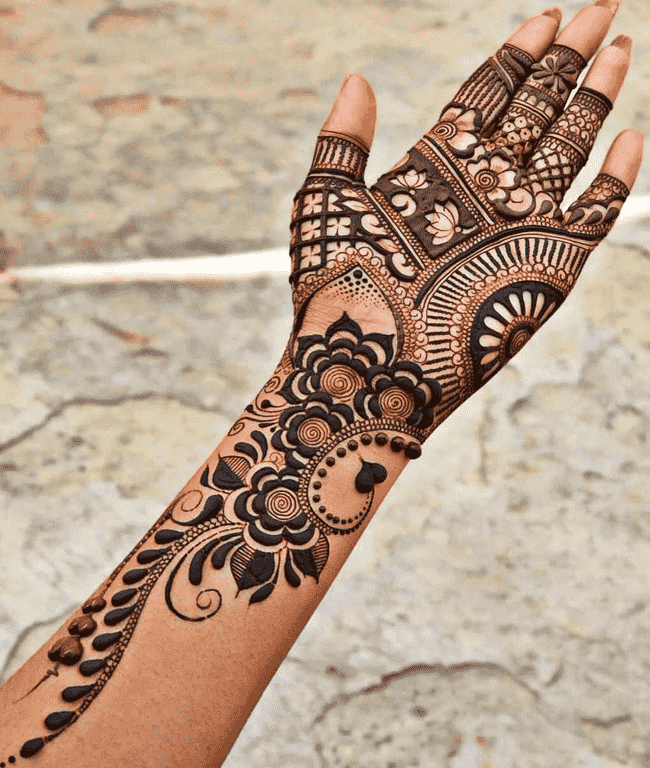 Comely Khulna Henna Design