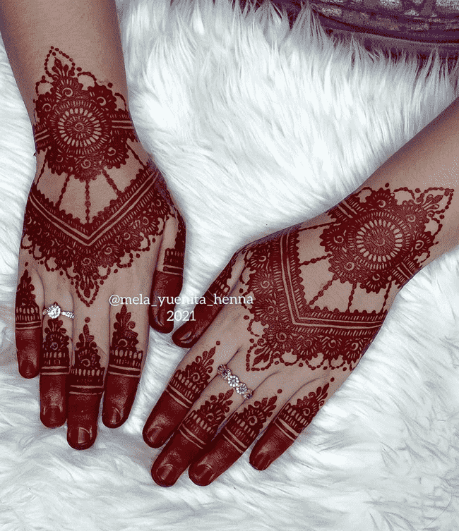 Good Looking Khulna Henna Design