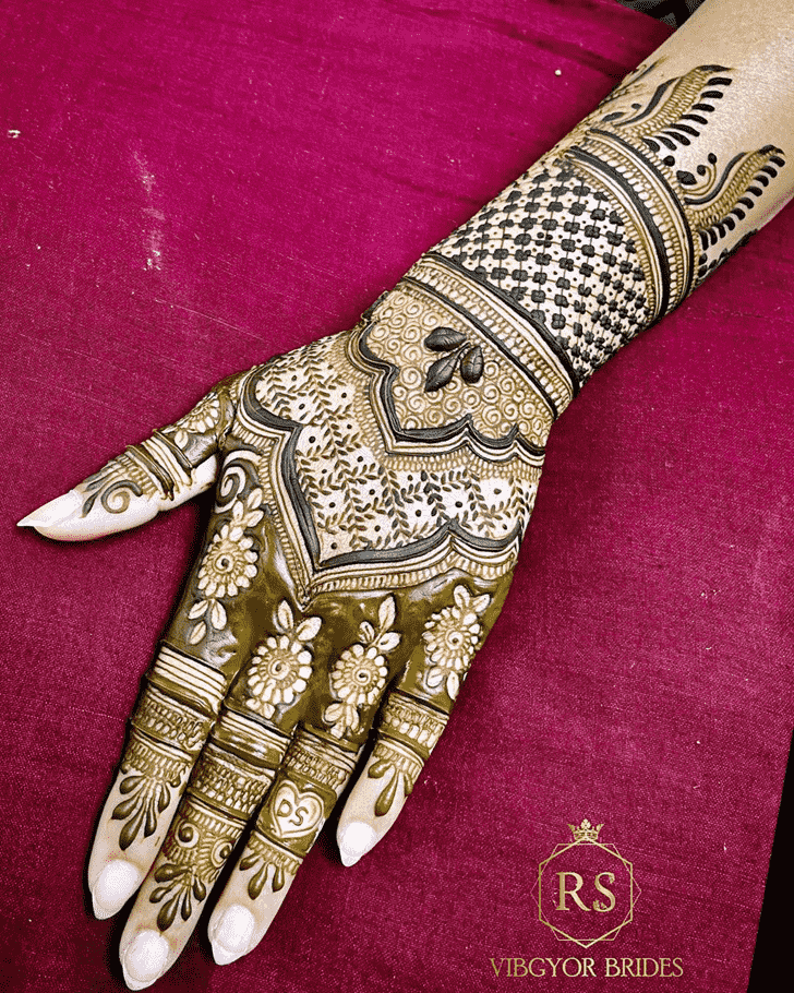 Pretty Kolkata Henna Design