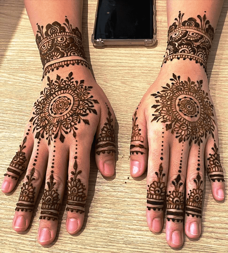 Shapely Lalitpur Henna Design