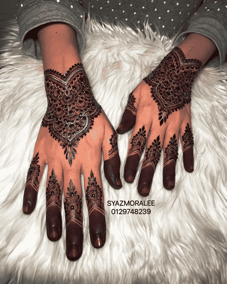 Classy Larkana Henna Design