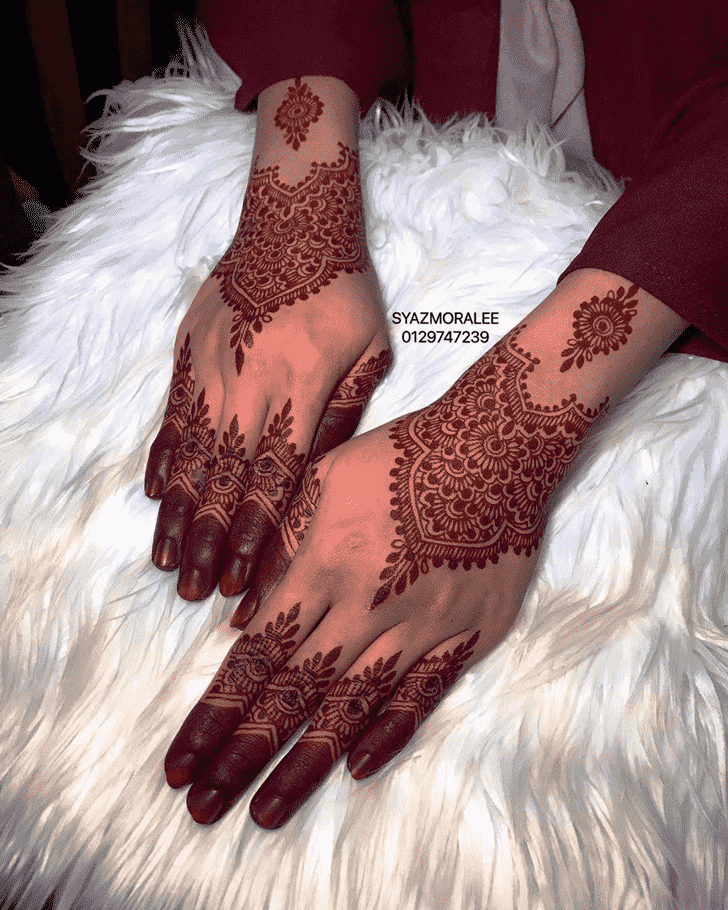 Delightful Larkana Henna Design