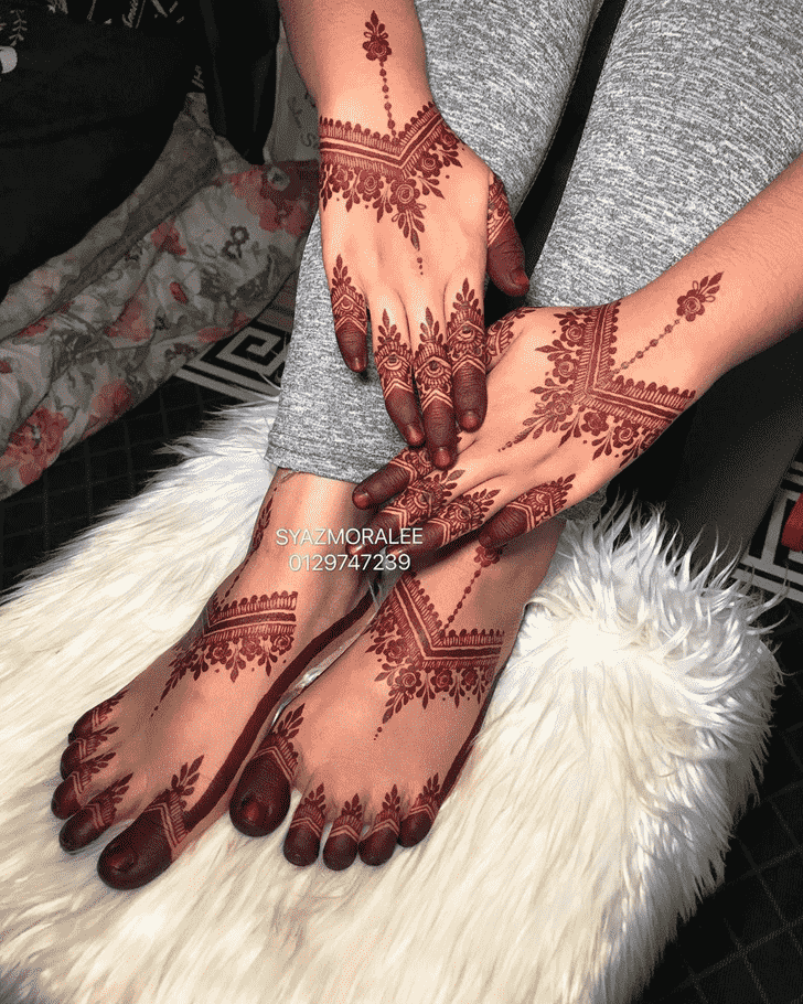 Ideal Larkana Henna Design