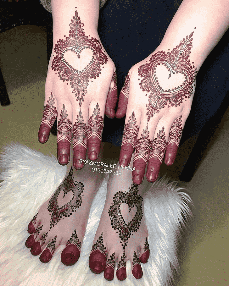 Slightly Larkana Henna Design