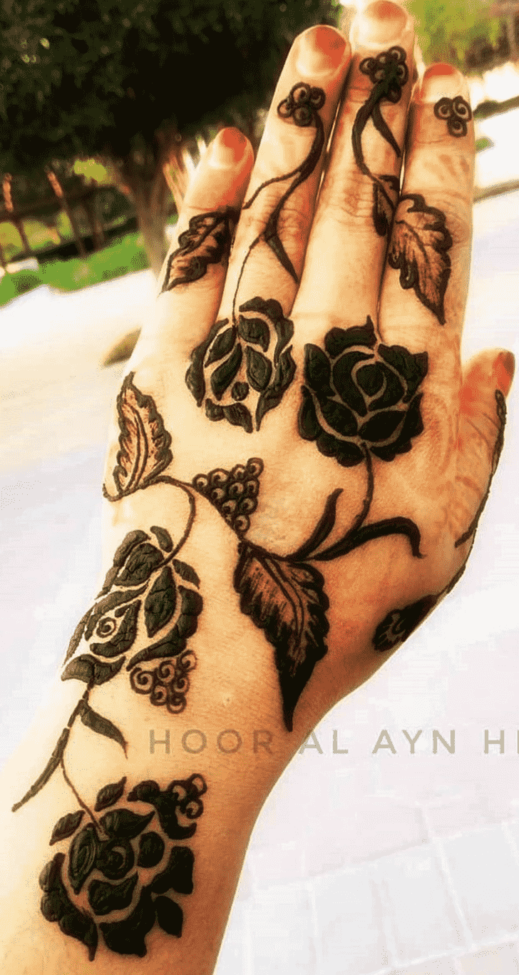 Refined Leaf Henna Design