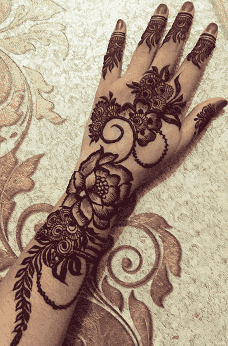 Resplendent Leaf Henna Design