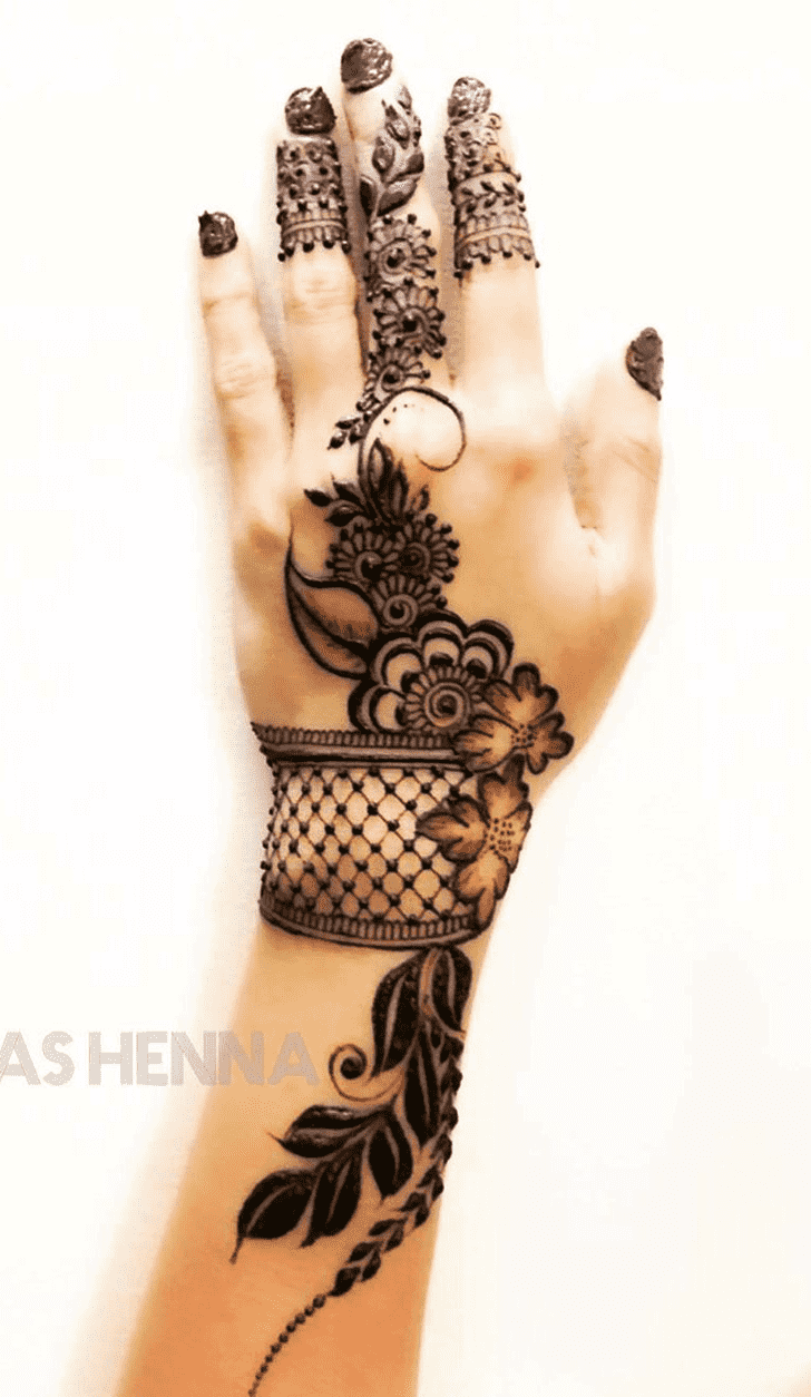 Fascinating Leaves Henna Design