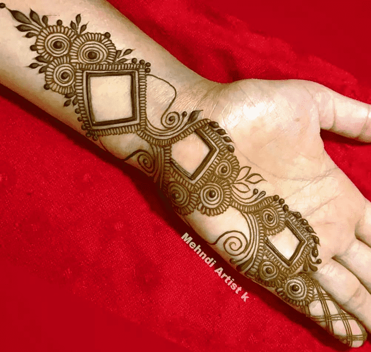 Pleasing Latest Henna Design