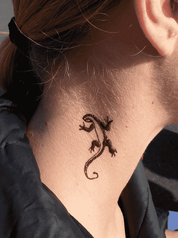 Inviting Lizard Henna design