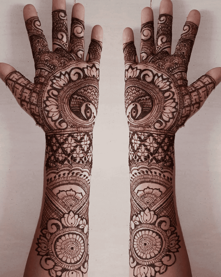 Refined Lotus Henna Design