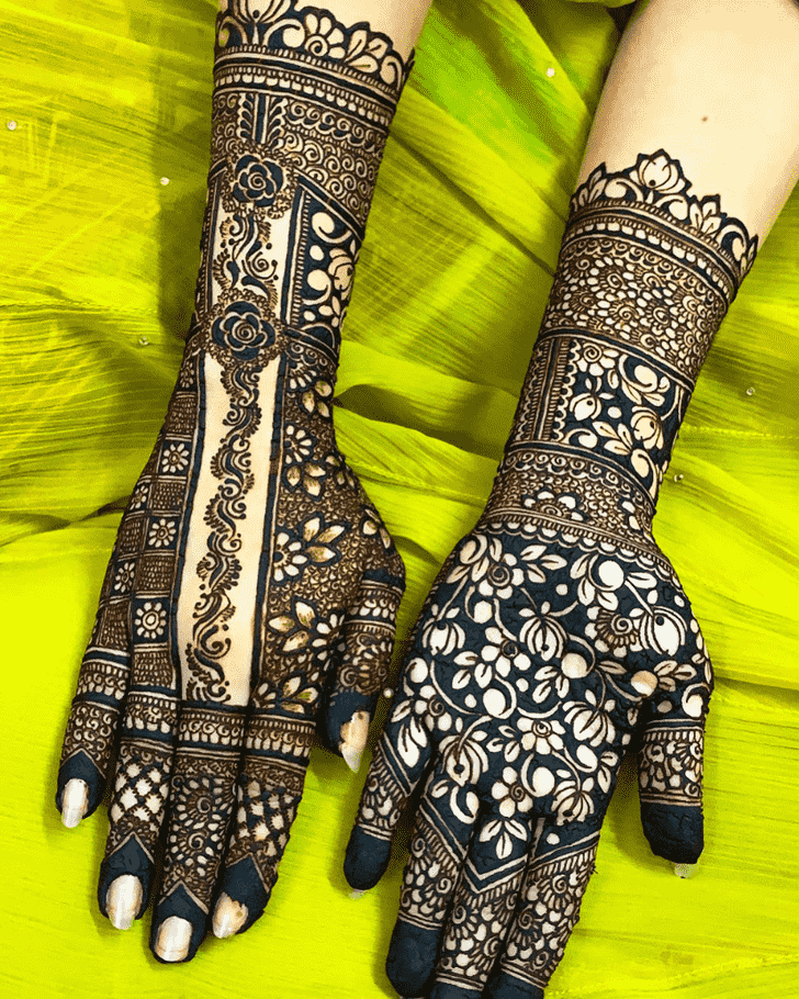 Comely Lovely Henna design