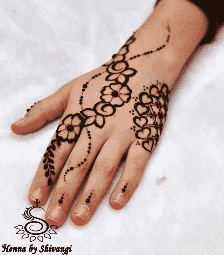 Delicate Lovely Henna design