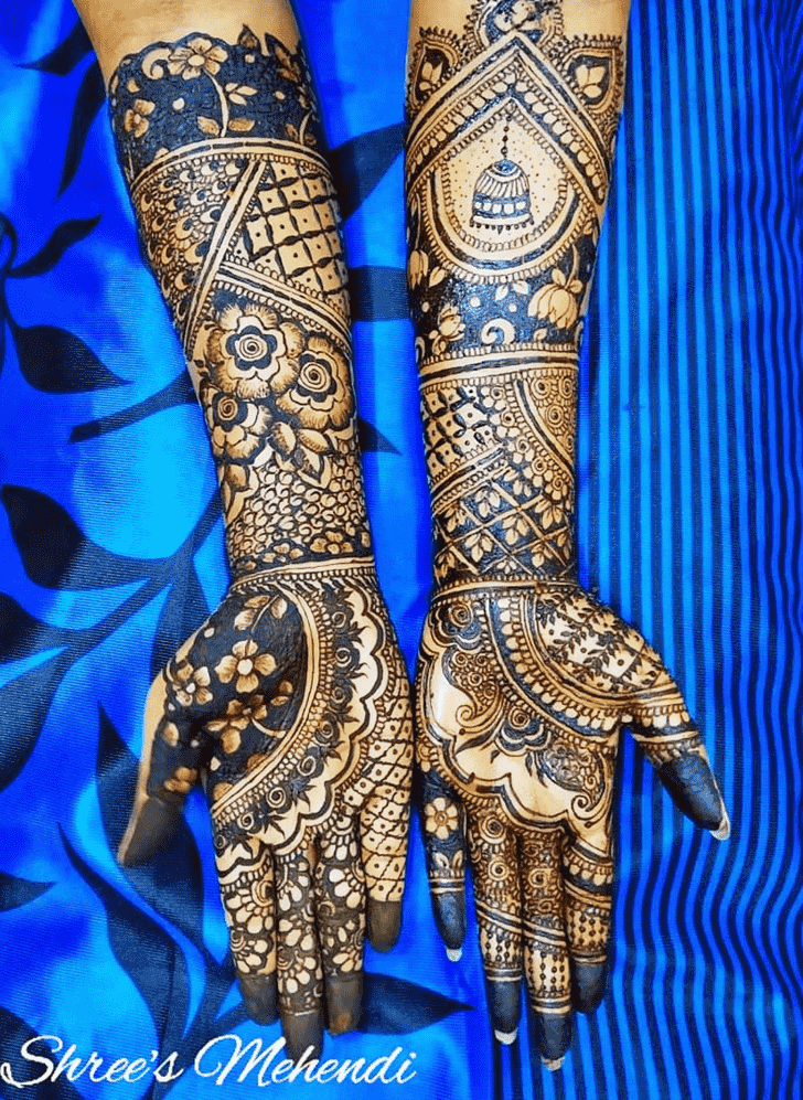 Inviting Lovely Henna design