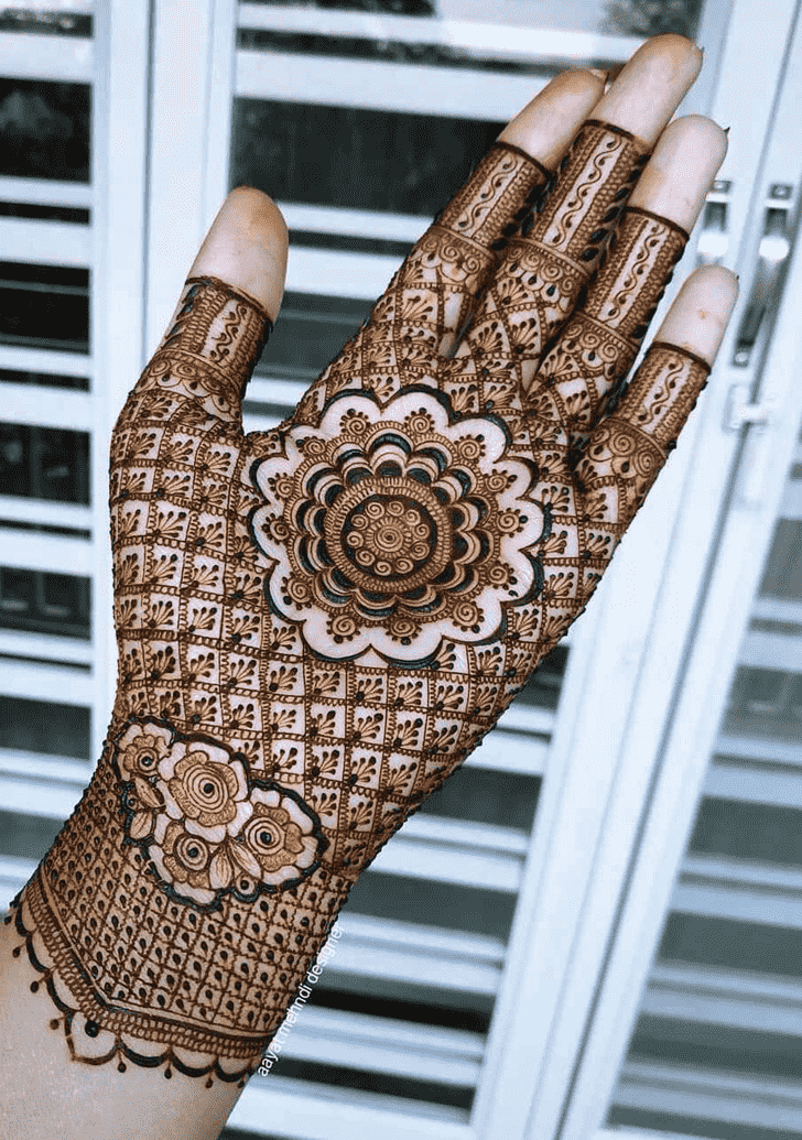 Nice Lovely Henna design