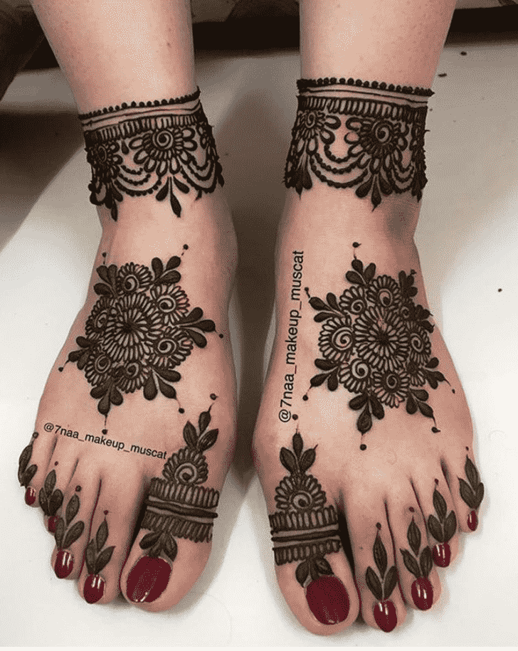 Adorable Lucknow Henna Design