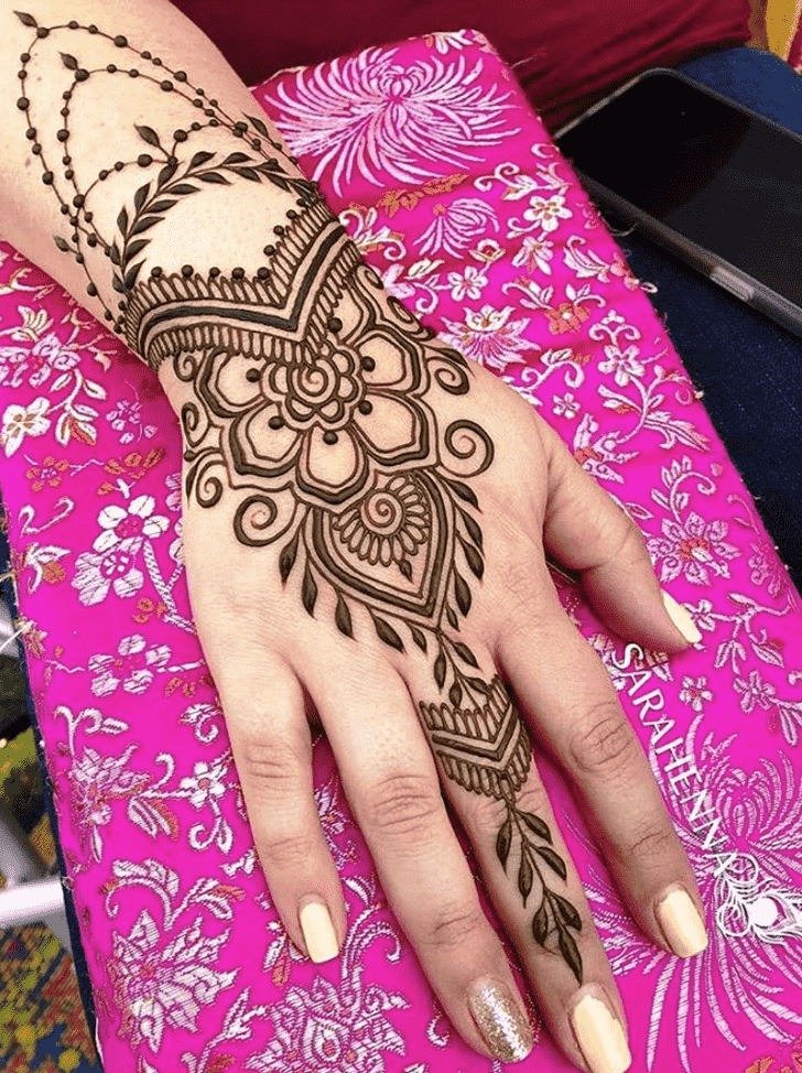 Beauteous Lucknow Henna Design