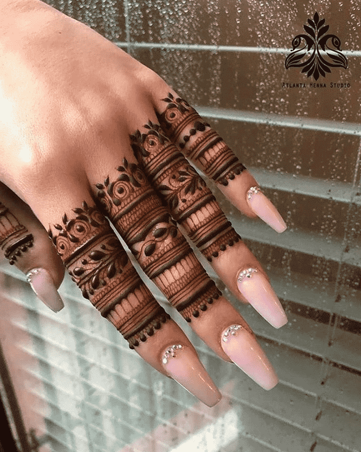 Graceful Lucknow Henna Design