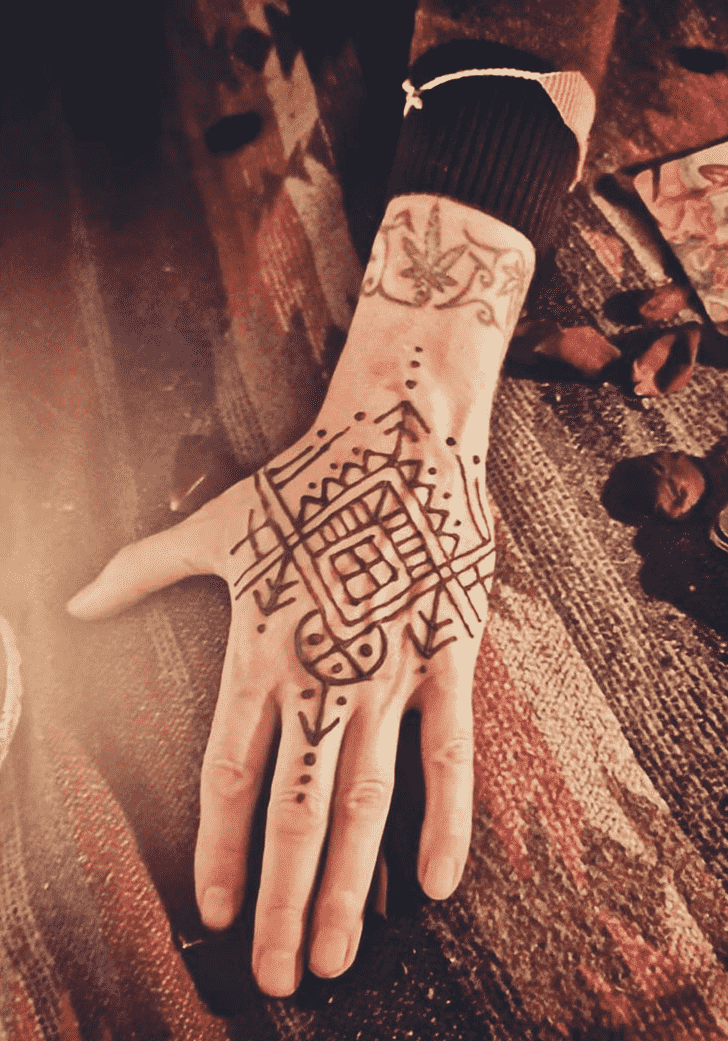 Enticing Male Henna Design