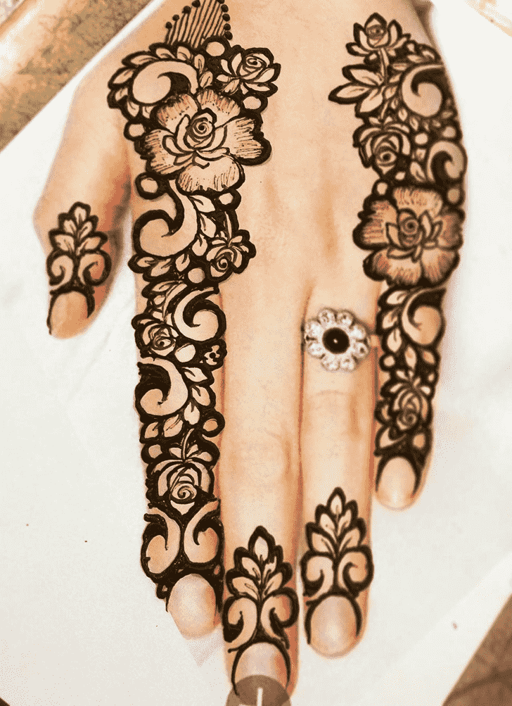 Bewitching Manali Henna Design