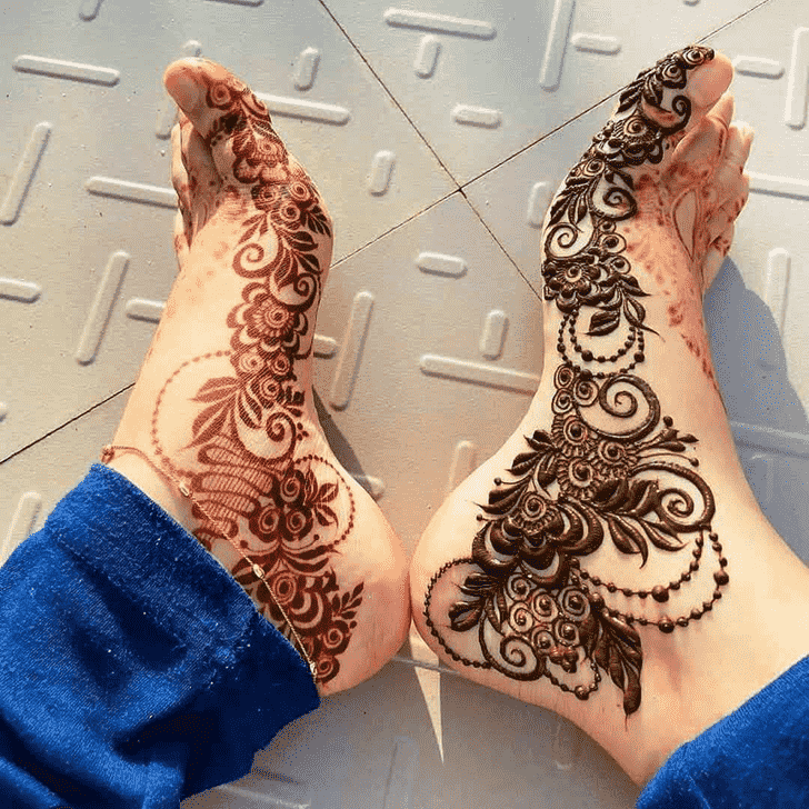 Lovely Manali Mehndi Design