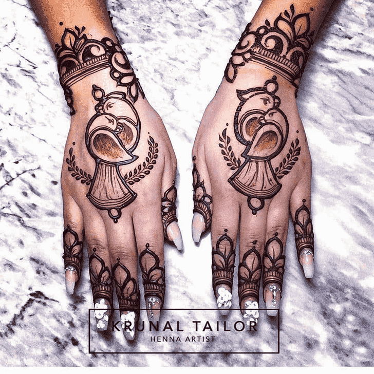 Shapely Manali Henna Design