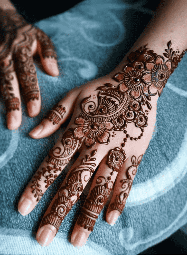 Lovely Mangalore Mehndi Design