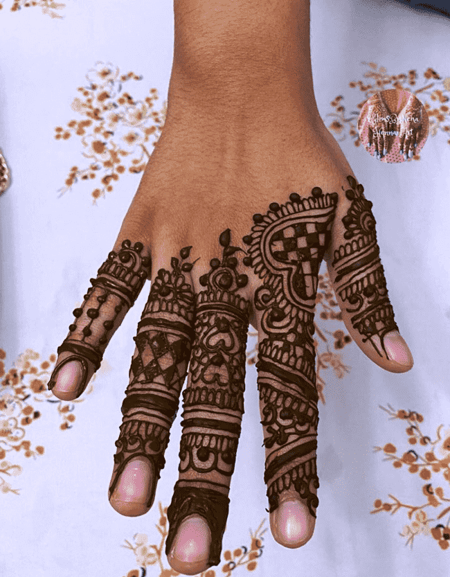 Captivating McLeod Ganj Henna Design