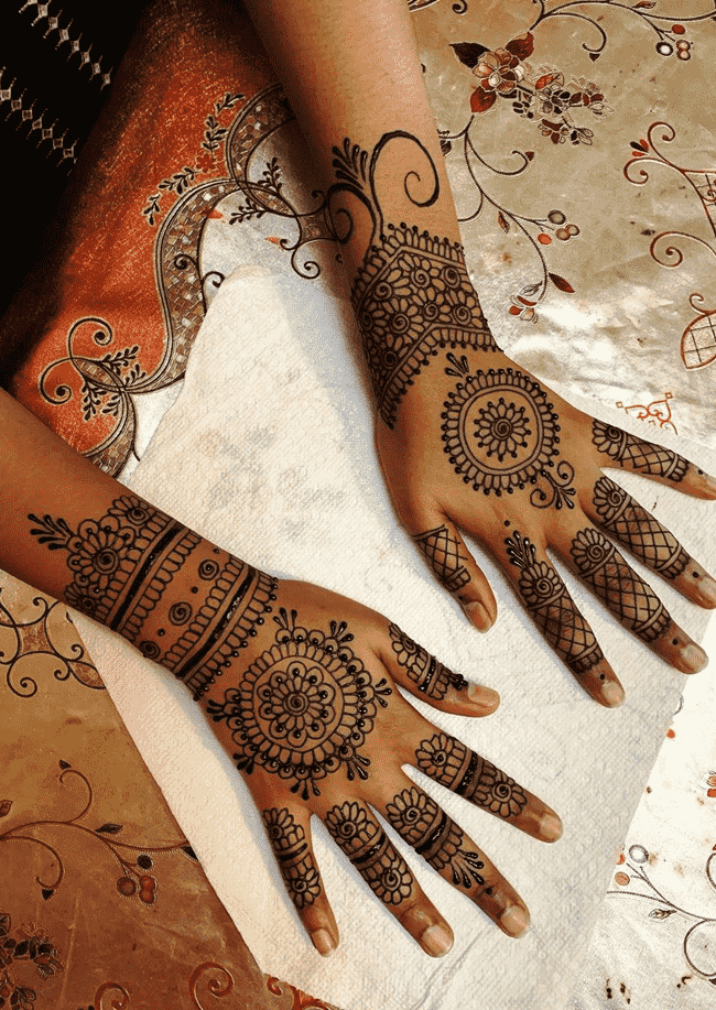 Good Looking McLeod Ganj Henna Design