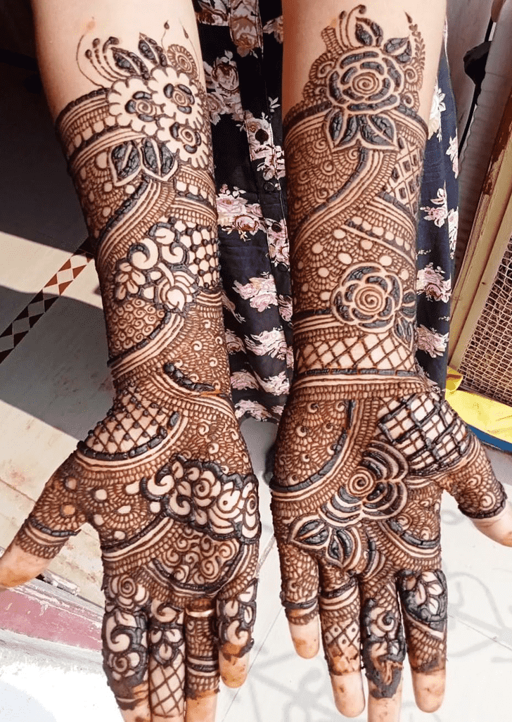 Exquisite Mehndi Art Henna Design