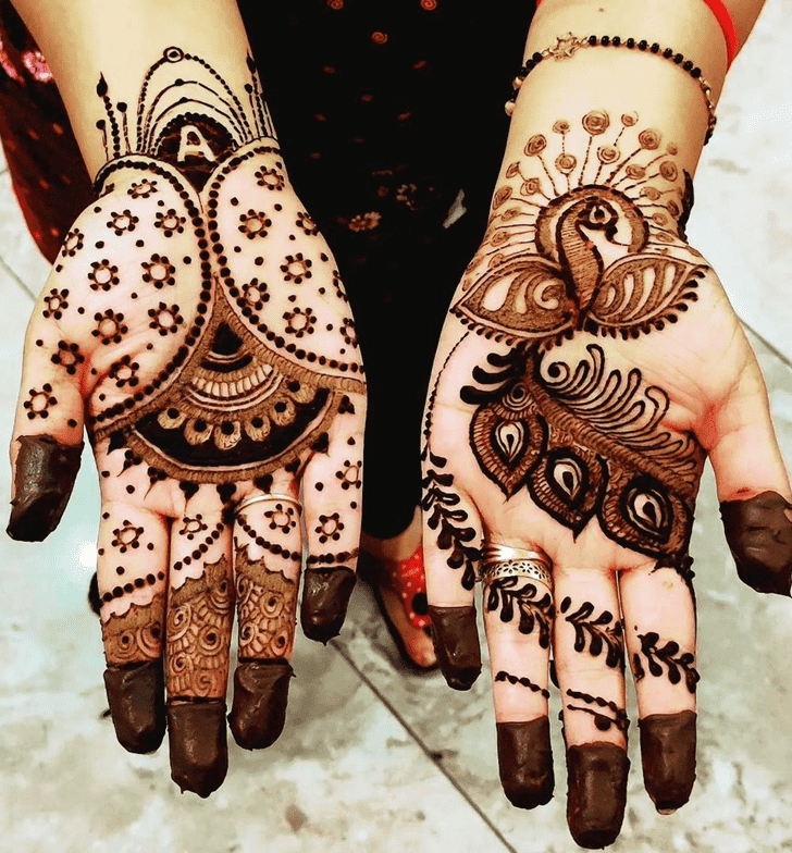 Delicate Minimal Henna Design