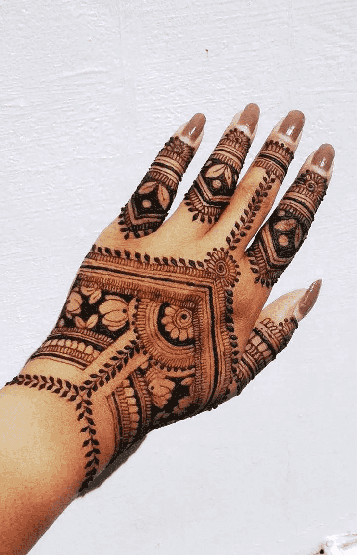 Good Looking Minimal Henna Design