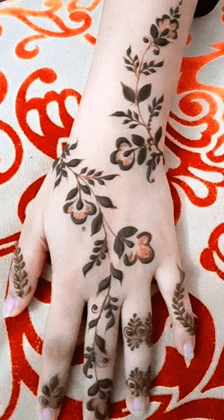 Lovely Minimal Mehndi Design