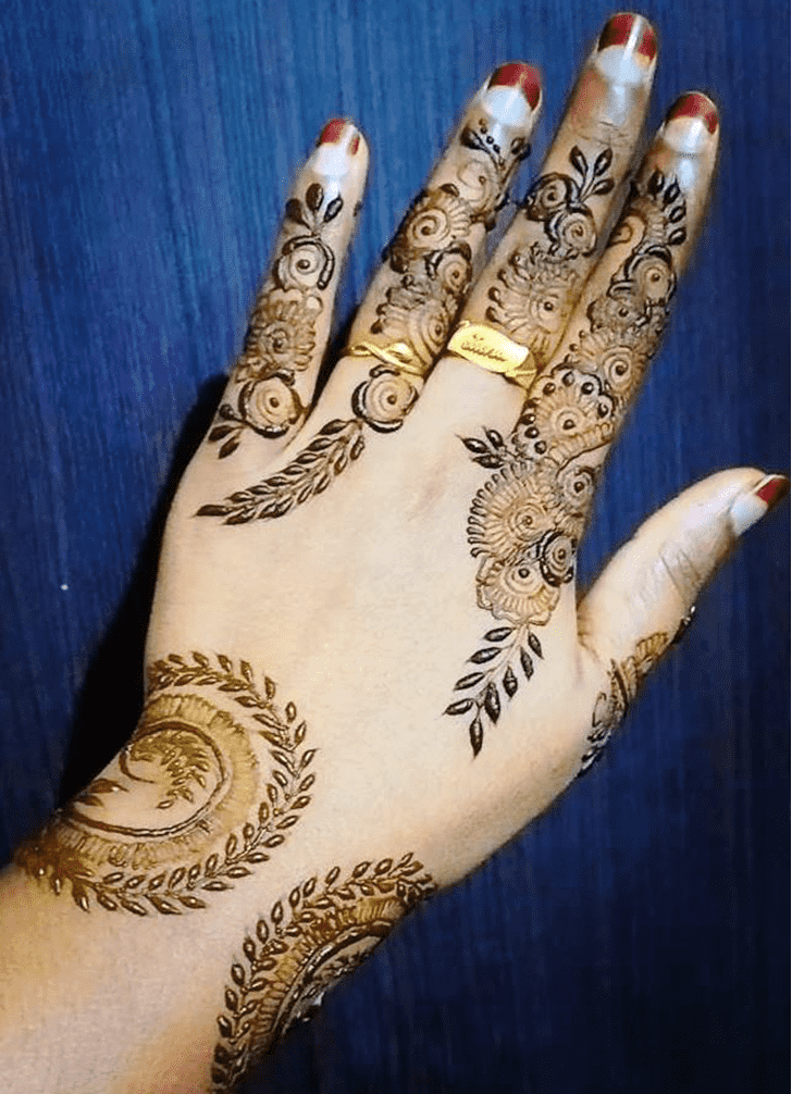 Splendid Minimal Henna Design