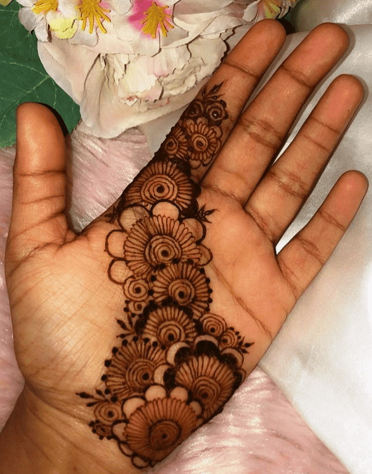 Wonderful Minimal Mehndi Design