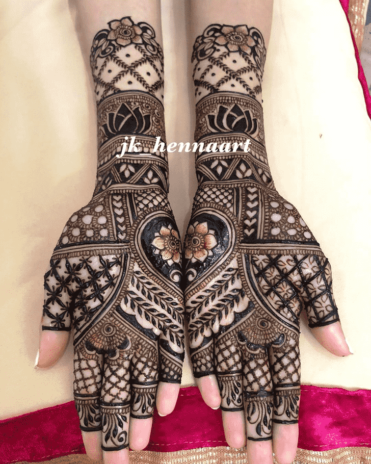 Comely Modern Henna Design