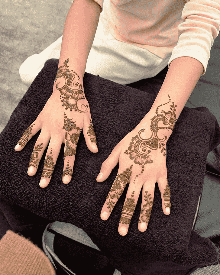 Good Looking Modern Henna Design