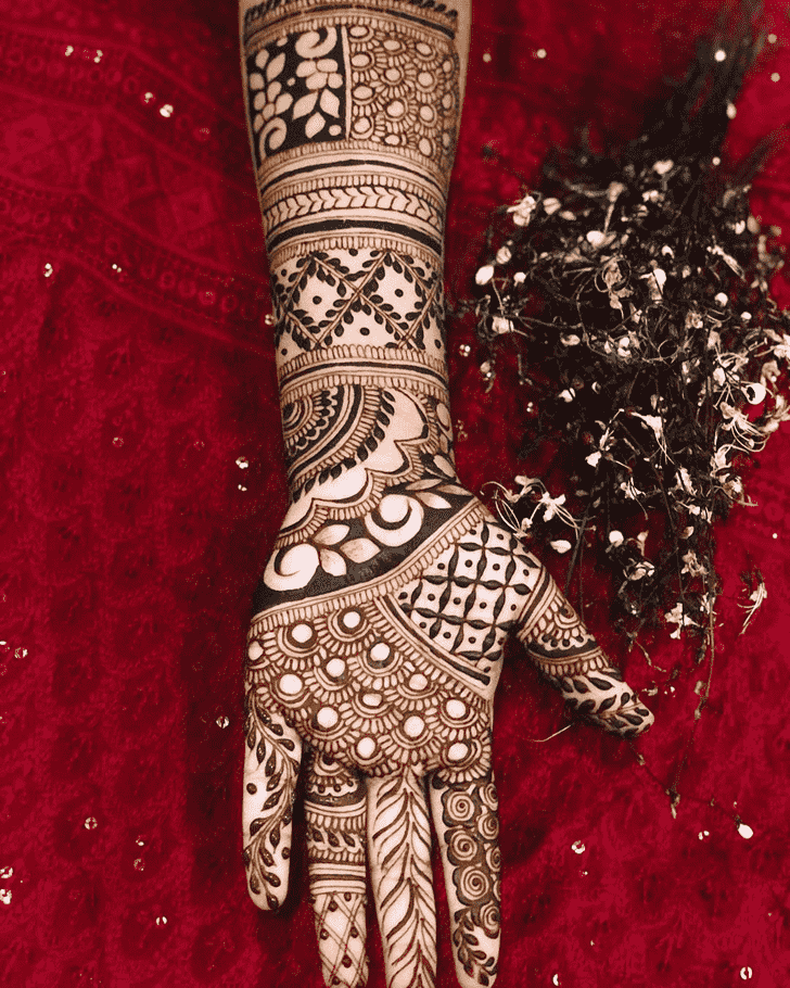 Ideal Modern Henna Design